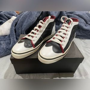 Beautiful Gucci sneakers for men.
